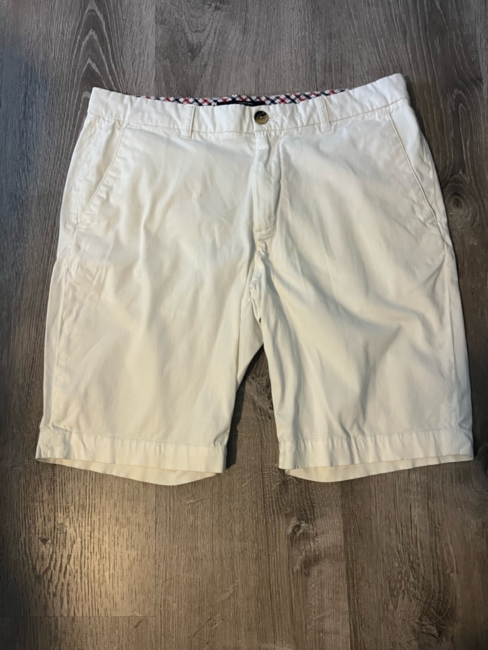 Ben Sherman White Flat-Front Men's Shorts